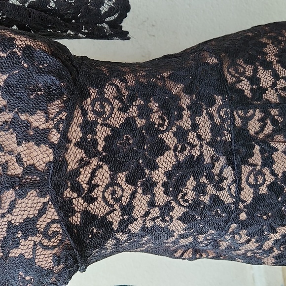 NWT CAbi Black Lace Dress - Size Small - Picture 4 of 16